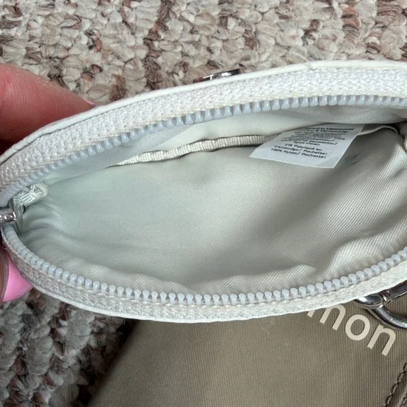 lululemon athletica Tan and White Wallet Set - Picture 9 of 11